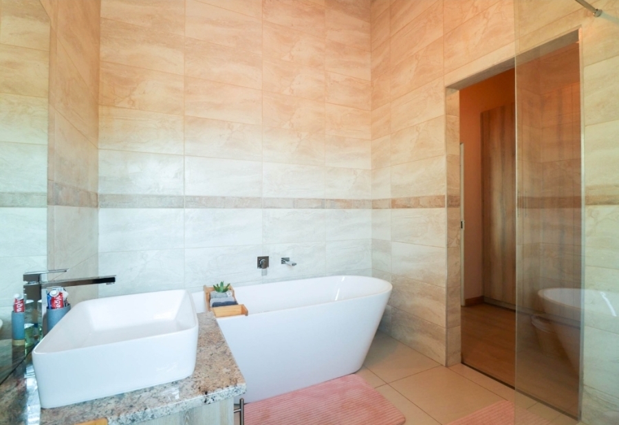 5 Bedroom Property for Sale in Protea Park North West